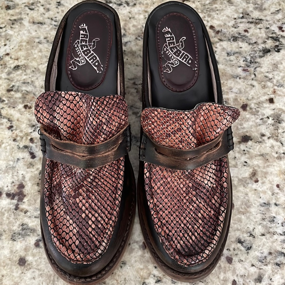Nwobox freebird Collins crocodile loafer shoes